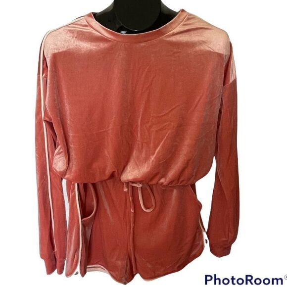 Blue Blush Velour Lounge set - Shorts & Long Sleeve Outfit - Size Small - Picture 1 of 6